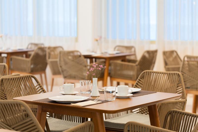 Zephyros Hotel Myrties Eksteriør billede