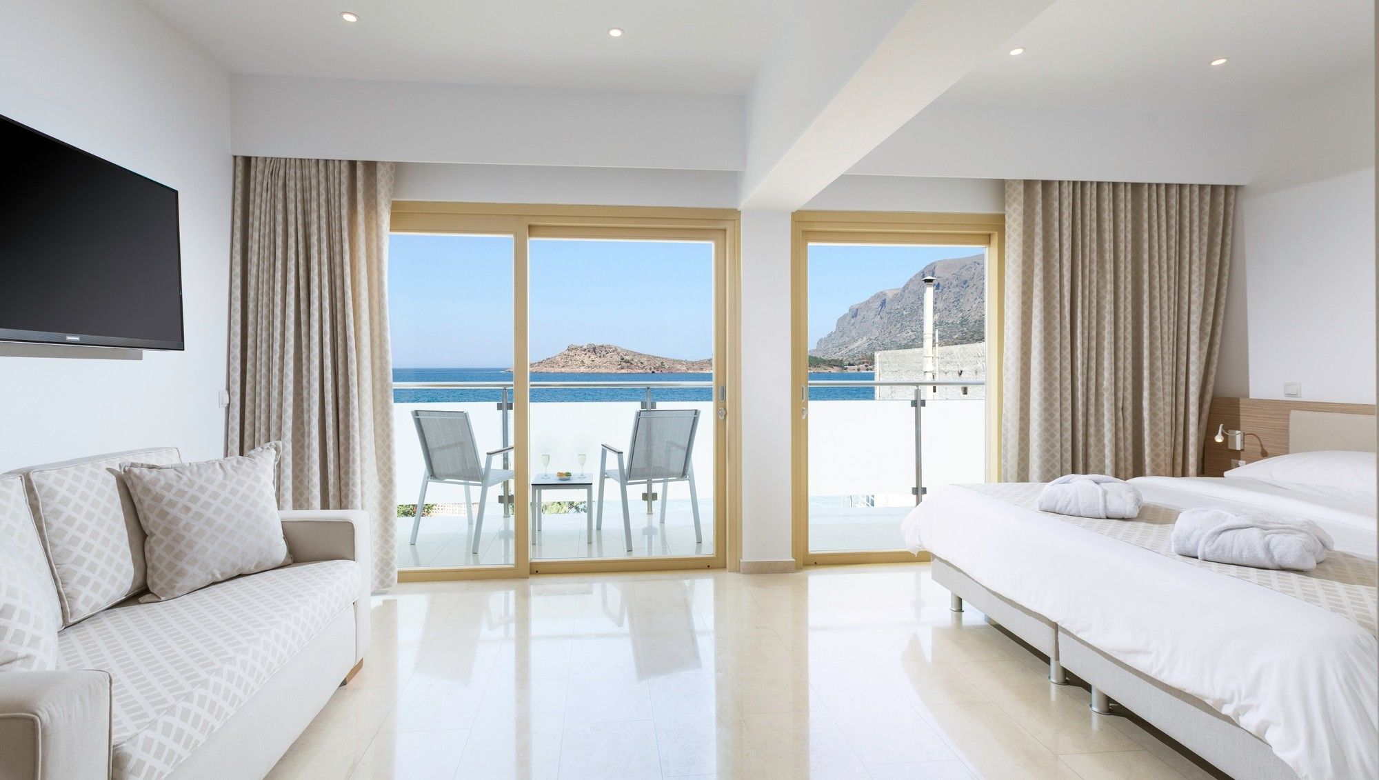 Zephyros Hotel Myrties Eksteriør billede