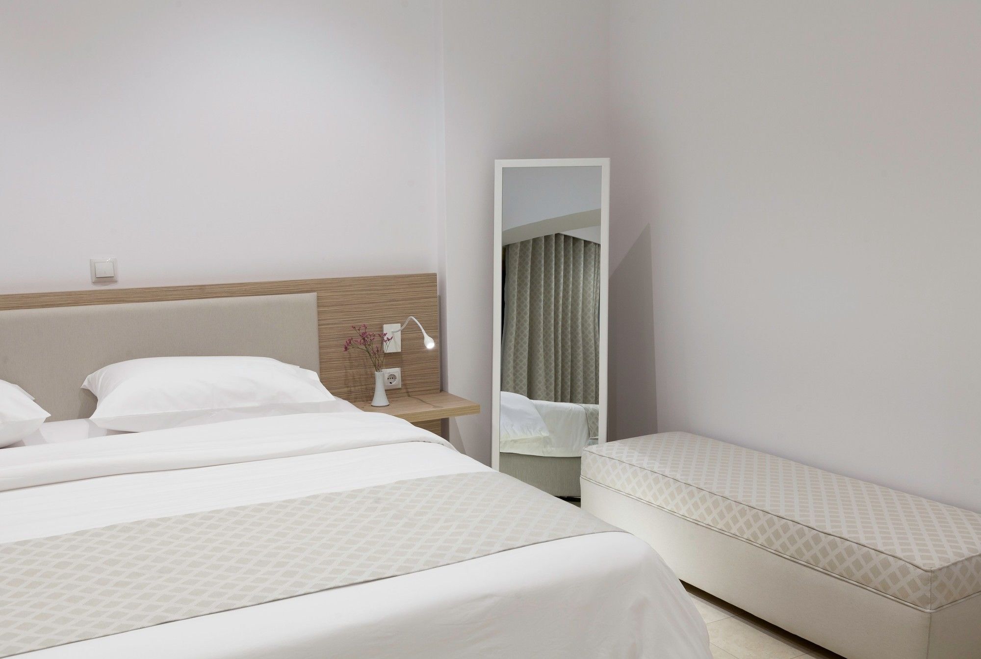 Zephyros Hotel Myrties Eksteriør billede